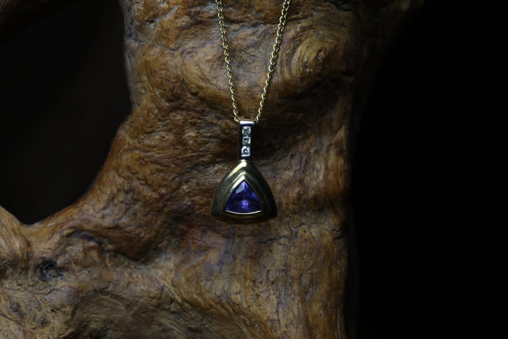 9ct Gold Tanzanite & Diamond Pendant
