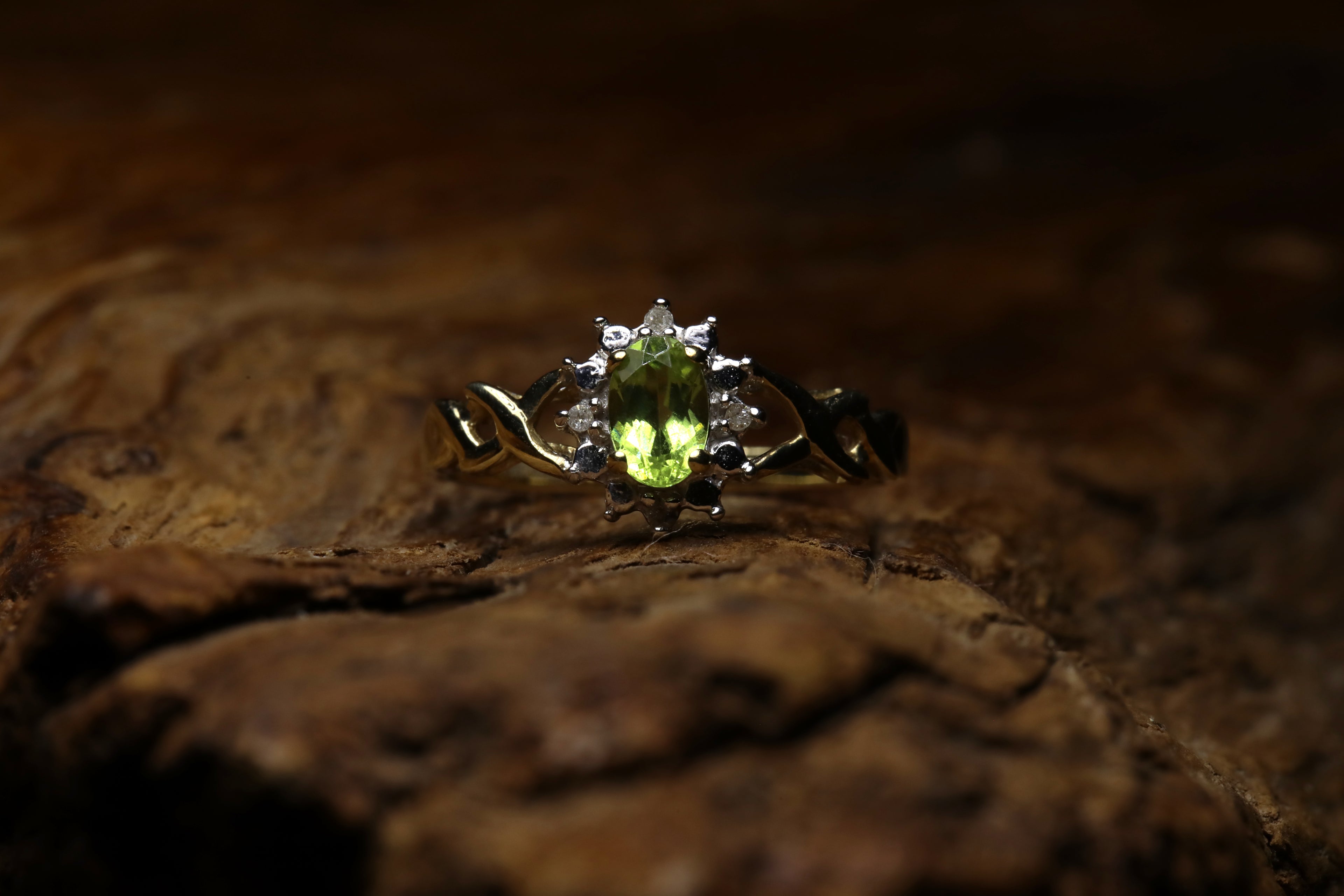 9ct Gold Peridot & Diamond Cluster Ring