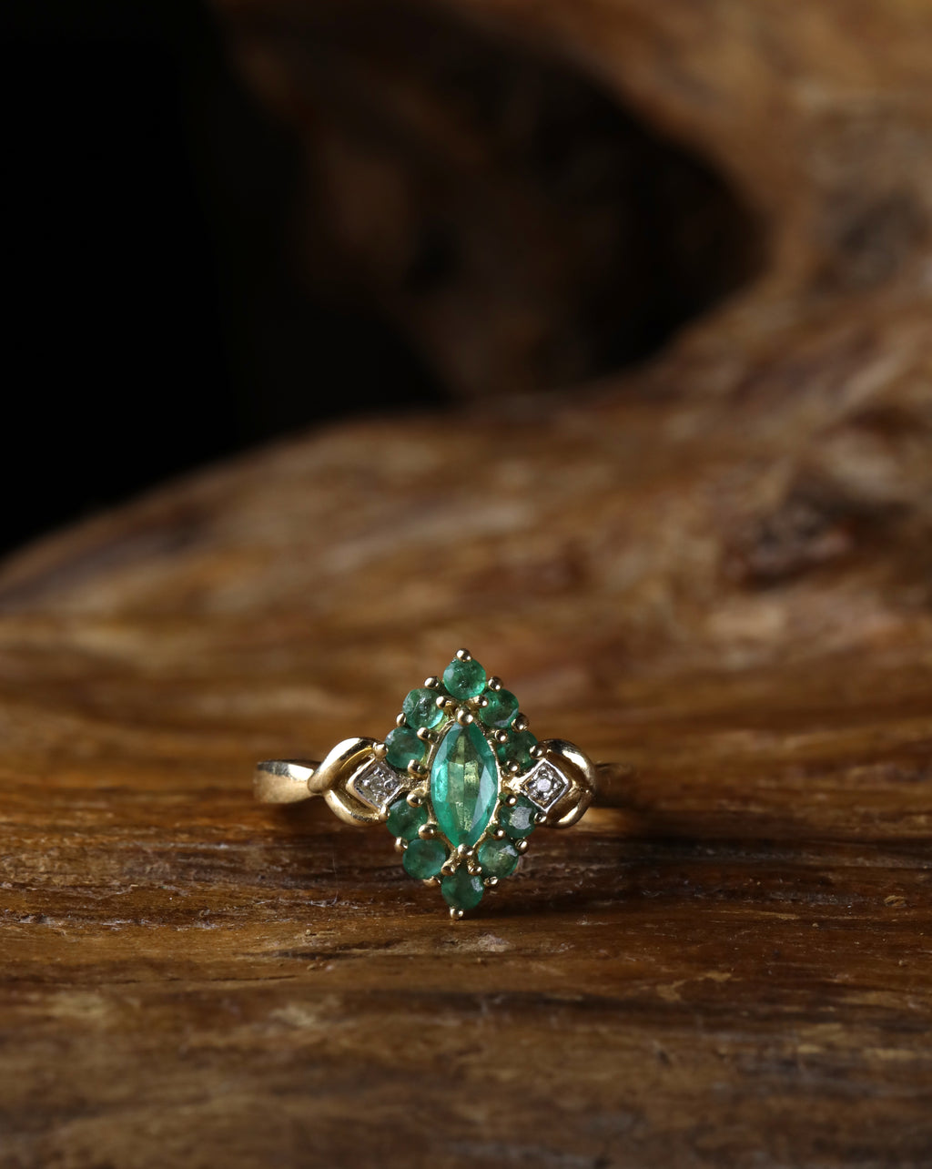 9ct Gold Emerald & Diamond Cluster Ring